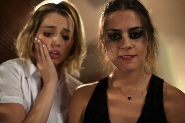 Bata Antes de Entrar: as atrizes Ana De Armas e Lorenza Izzo