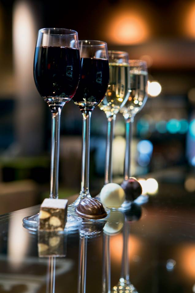 Chianti Chocommelier: bombom e uma tacinha de vinho do Porto Chianti Chocommelier: bombom e uma tacinha de vinho do Porto