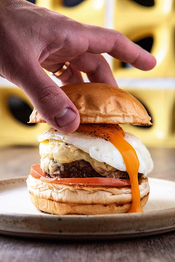 Amarelinho: com dois tamanhos de disco de carne Amarelinho: com dois tamanhos de disco de carne