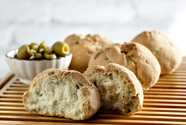 Lilóri: pão com recheio de azeitona