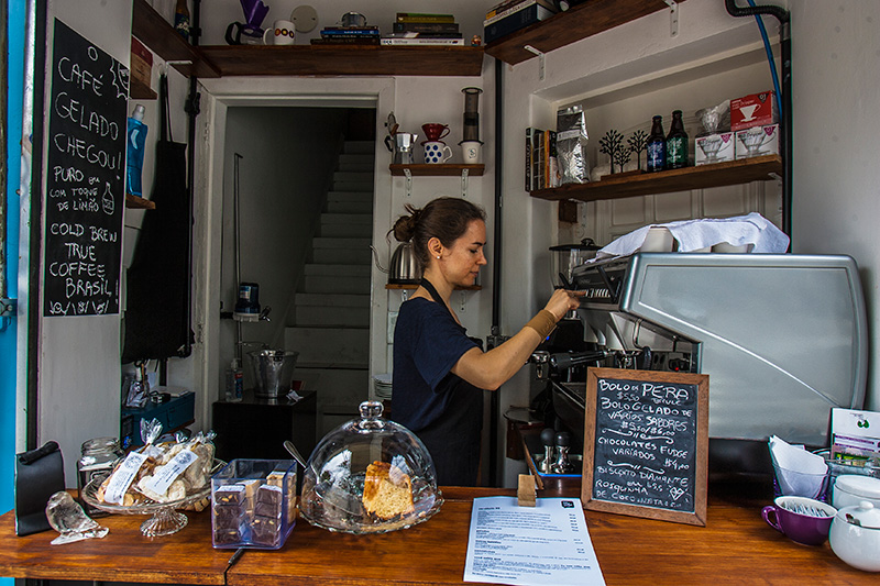 Aqui, quem faz todo o trabalho é a proprietária Flavia Pogliani