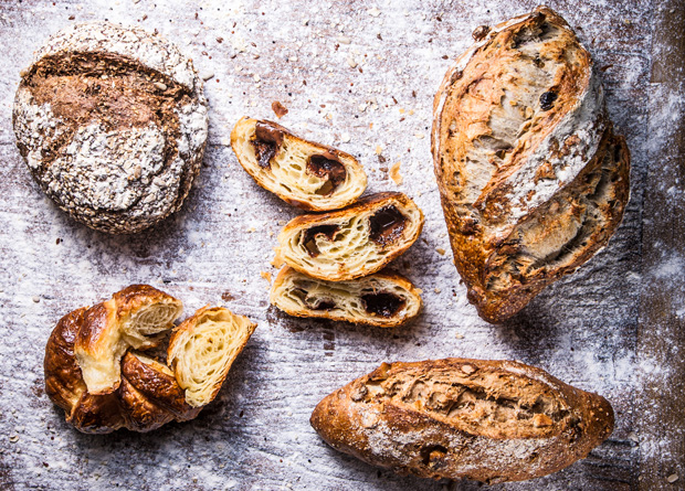 A padaria produz excelentes pães de fermentação natural feitos com farinha orgânica