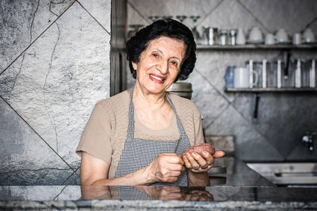 Personalidade Gastronômica: Alice Maatouk não desgruda do fogão um único dia