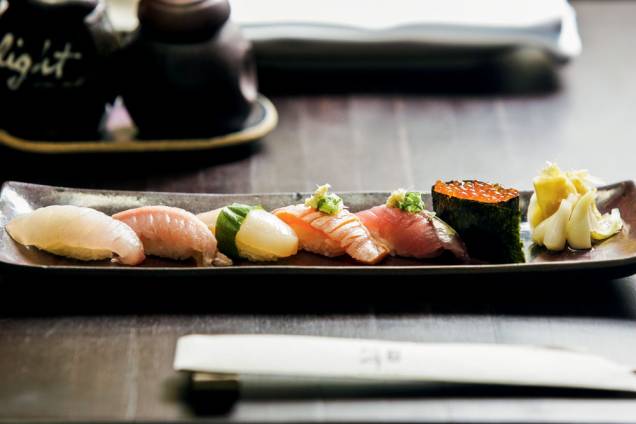 Seleção de sushis: preparados por Celso Hideji Amano