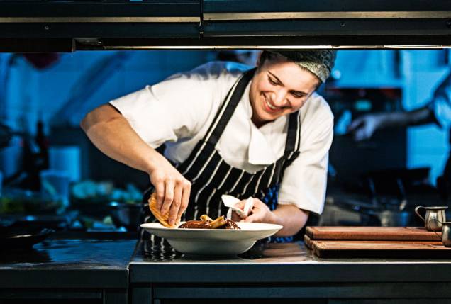Melhor Cozinha: Chef Elisa Hill confere um toque autoral e gastronômico ao repertório de receitas de pub Melhor Cozinha: Chef Elisa Hill confere um toque autoral e gastronômico ao repertório de receitas de pub