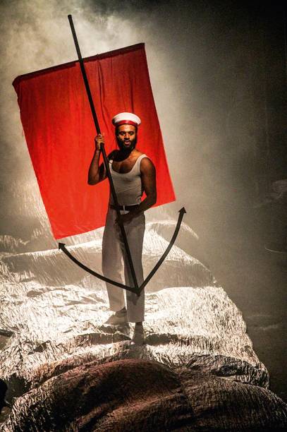 Luiz Felipe Lucas está em Mistérios Gozosos, do Teatro Oficina, que não para no fim do ano