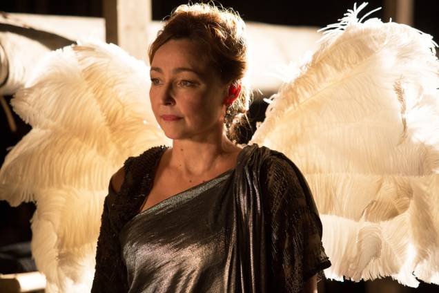 Marguerite: apaixonada por ópera e muito desafinada, Marguerite sonha em cantar diante de um público de verdade na Ópera Nacional Marguerite: apaixonada por ópera e muito desafinada, Marguerite sonha em cantar diante de um público de verdade na Ópera Nacional