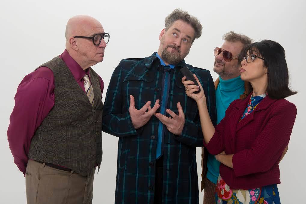 O elenco da comédia: Riba Carlovich, Dan Stulbach, Henrique Stroeter e Maíra Chasseraux O elenco da comédia: Riba Carlovich, Dan Stulbach, Henrique Stroeter e Maíra Chasseraux