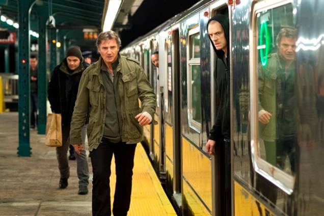 "Noite Sem Fim": o motorista (Joel Kinnaman) que testemunha um crime "Noite Sem Fim": o motorista (Joel Kinnaman) que testemunha um crime
