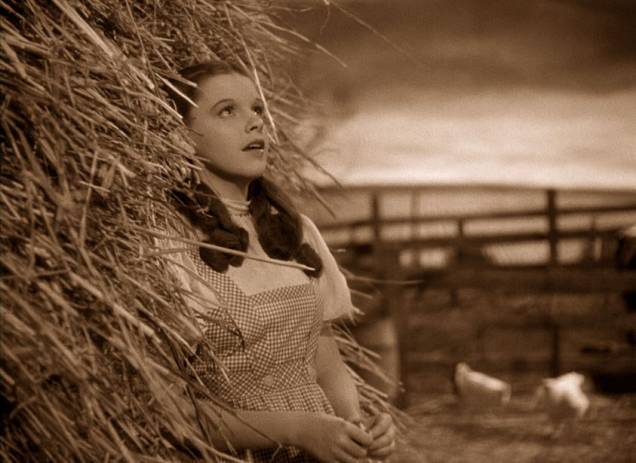 O Mágico de Oz: Judy Garland como a sonhadora Dorothy
