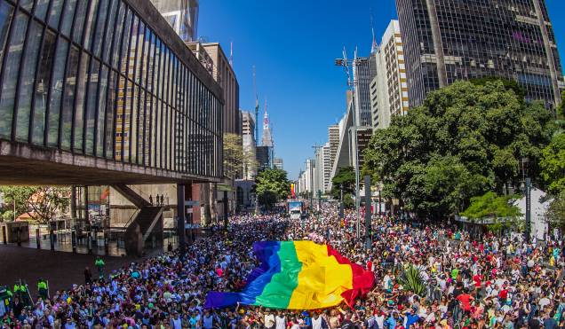 Parada Gay: 19ª edição ocorre neste domingo (7)