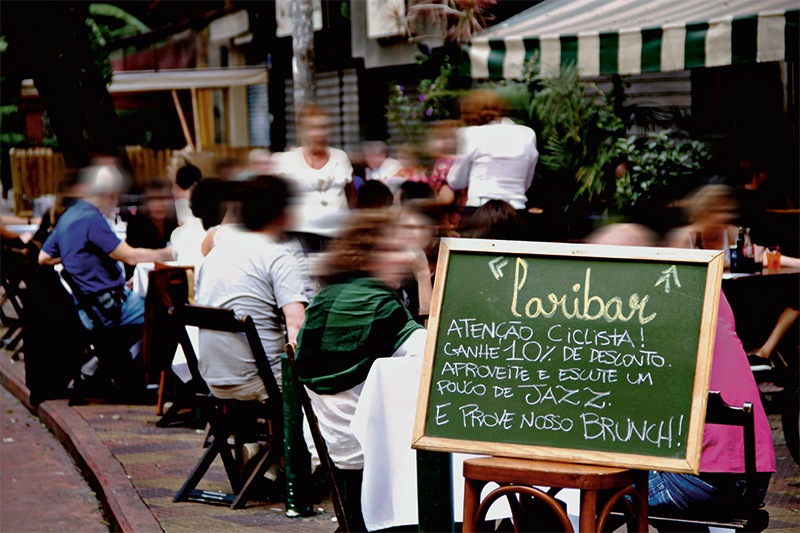 O Paribar, agora aberto aos domingos: aposta em promoções para atrair clientes