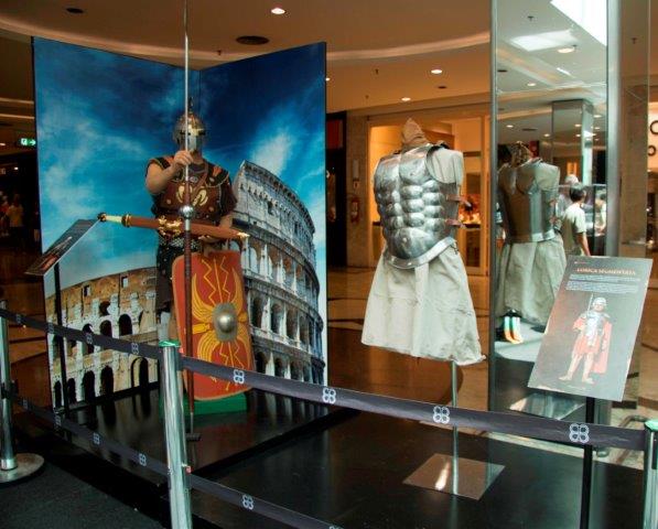 A exposição apresenta guerreiros de antigas civilizações
