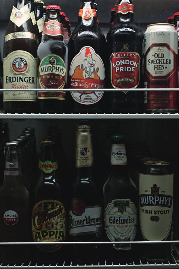 O freezer: trinta rótulos de cerveja disponíveis O freezer: trinta rótulos de cerveja disponíveis