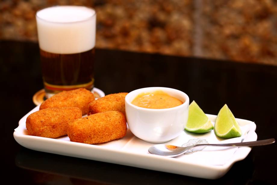 Caro Amigo: bolinho de polenta com costela mais um chope