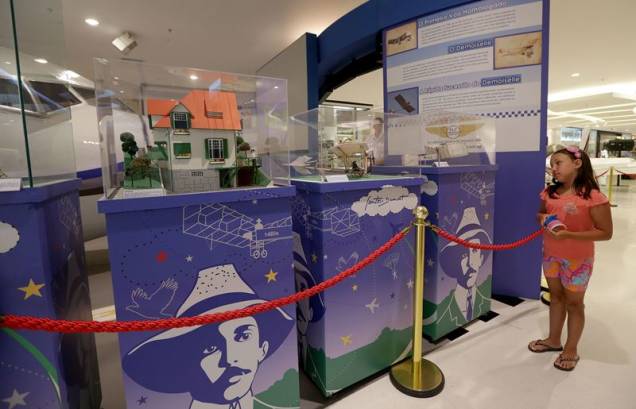 No evento acontece uma exposição em homenagem a Santos Dumont