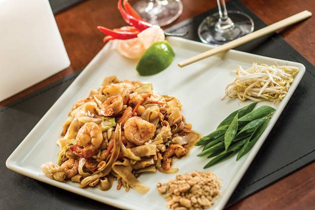 Menu especial de Dia dos Namorados: de prato principal, pad thai de camarão, legumes e castanhas