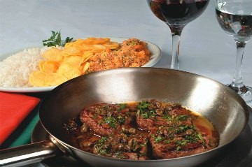 Na frigideira ao molho de manteiga com alcaparra e cheiro-verde da Lellis Trattoria: R$ 112,20, para dois Na frigideira ao molho de manteiga com alcaparra e cheiro-verde da Lellis Trattoria: R$ 112,20, para dois