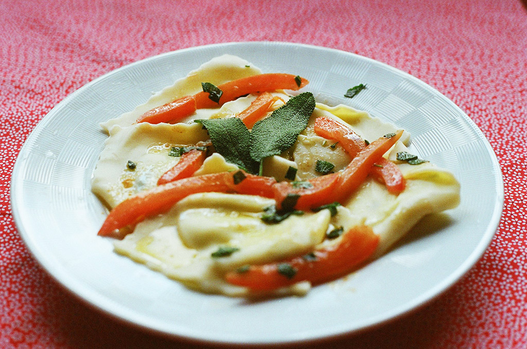 ravioli-com-abobora-prato-do-apfel-restaurante-vegetariano-divulgacao.jpeg