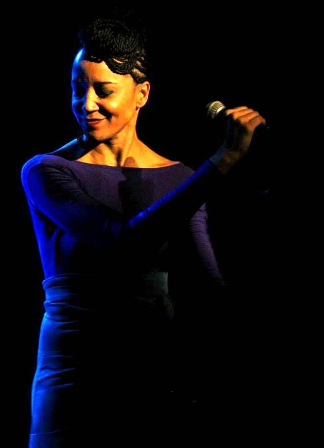 A cantora Roberta Estrela D’Alva