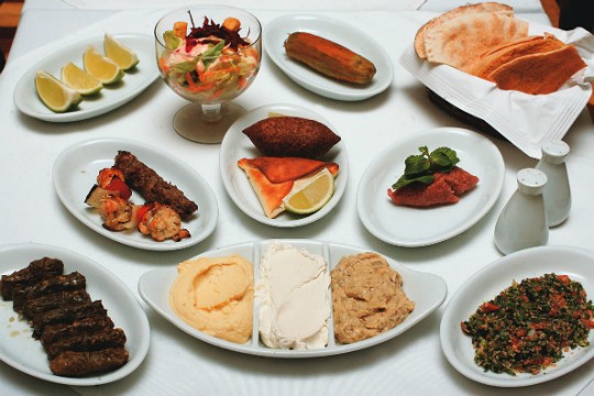 Almanara: banquete típico oferecido na unidade do centro