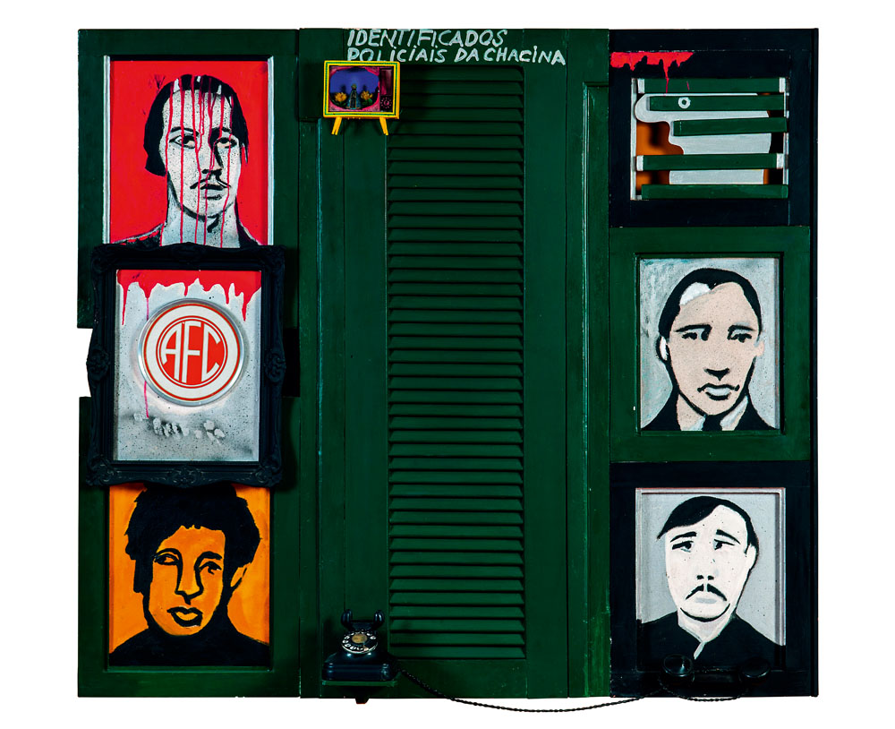 rubens-gerchman-policiais-identificados-da-chacina-serie-registro-policial-1988-colagem-espelho-telefone-televisao-e-oleo-smadeira-150-x-166-x-25-cm-jpg.jpeg