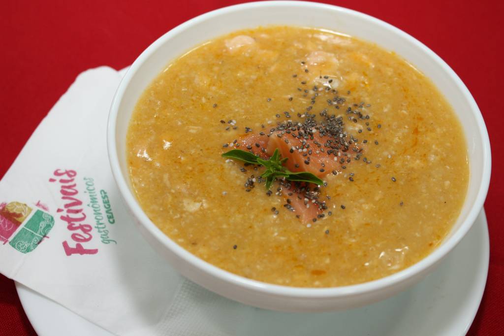 Salmão com brócolis e chia