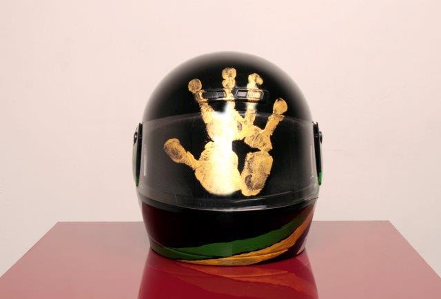 A exposição "Senna na Cabeça e no Coração" reúne acervo exclusivo do piloto