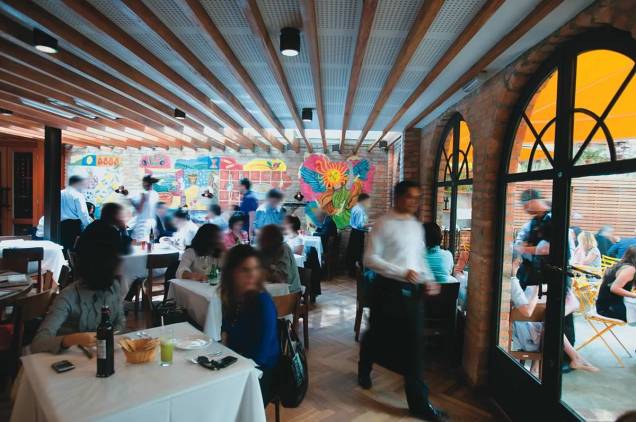 Ambiente concorrido: para quem não chega cedo ou faz reserva, a espera pode ultrapassar uma hora Ambiente concorrido: para quem não chega cedo ou faz reserva, a espera pode ultrapassar uma hora