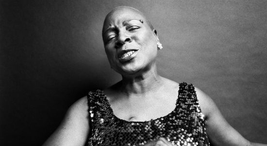 A cantora Sharon Jones A cantora Sharon Jones