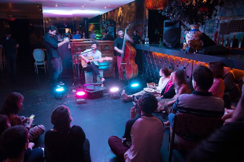 A programação da casa conta com apresentações de jazz