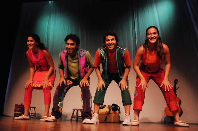 Tiquêquê: a trupe infantil apresenta seu show em um evento gratuito