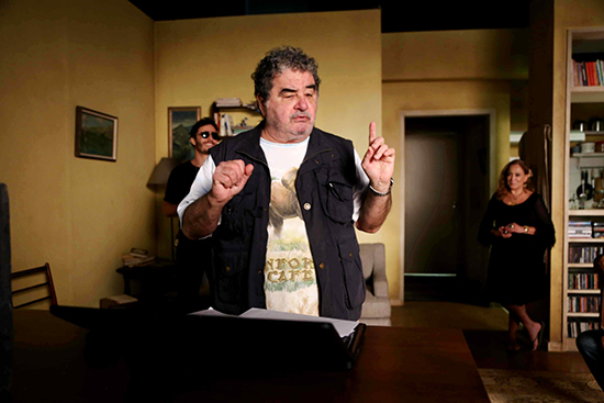 O síndico: interpretado pelo ator Otavio Augusto