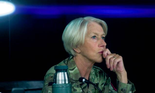 Decisão de Risco: Helen Mirren é a coronel Katherine Powell