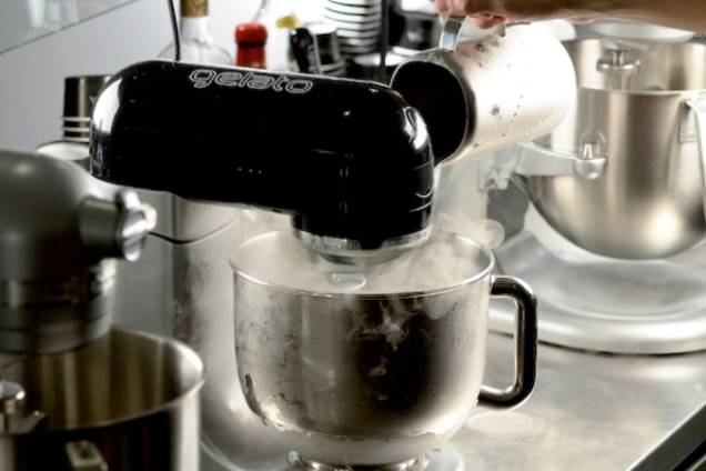 Sorvetes congelados com nitrogênio líquido Sorvetes congelados com nitrogênio líquido