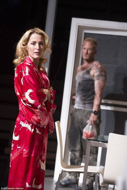 Em cena Gillian Anderson e Ben Foster