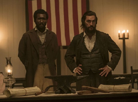 Newton Knight (Matthew McConaughey) forma a primeira comunidade interracial do sul Newton Knight (Matthew McConaughey) forma a primeira comunidade interracial do sul