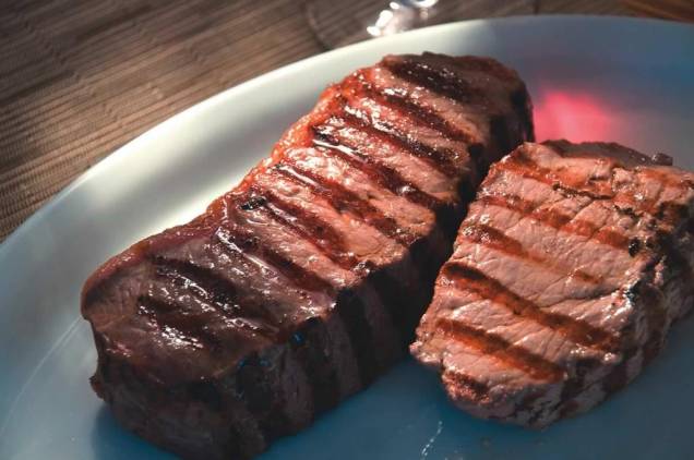 Porterhouse da churrascaria Varanda: corte americano de contrafilé e filé-mignon Porterhouse da churrascaria Varanda: corte americano de contrafilé e filé-mignon