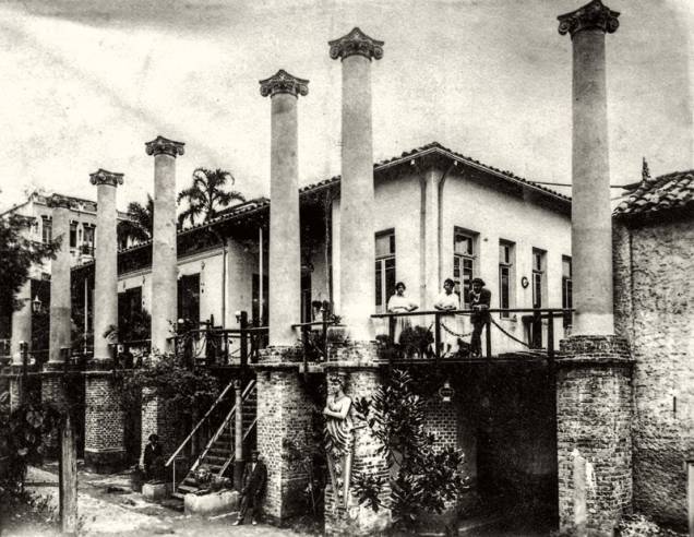	O complexo durante sua construção, nos anos 20: idealizado pelo português Francisco de Castro