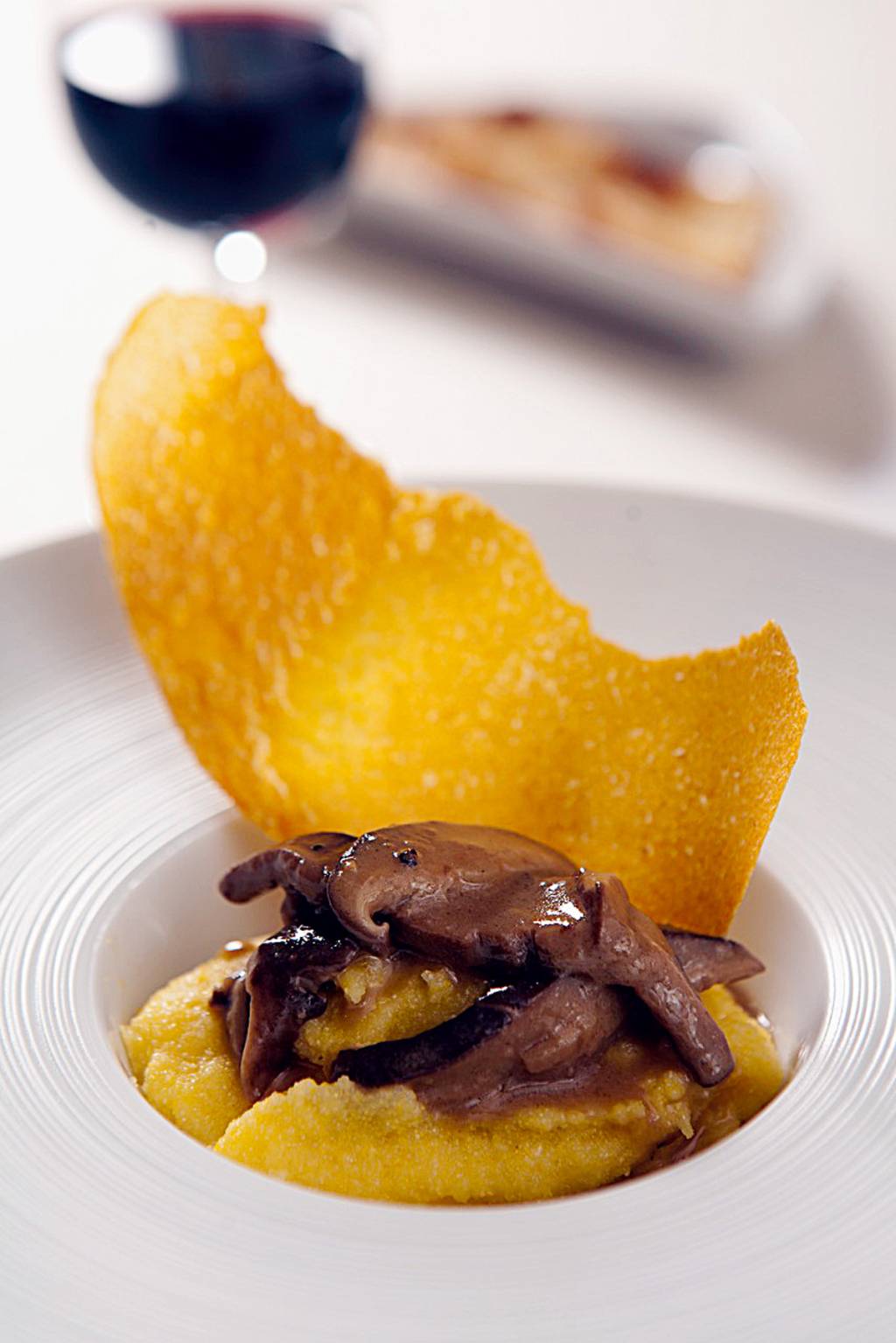Vinheria Percussi – polenta servida ao molho de cogumelos vinheria_menu_polenta_pasticciata_johnny_alta_v.jpeg
