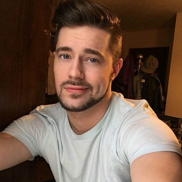 Rapaz que ficou famoso ao defender Britney Spears no YouTube passa por transformação inacreditável