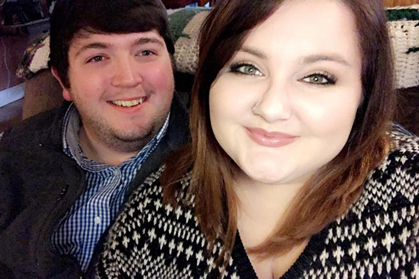 Após marido ser “humilhado” por vendedora da Pandora, mulher responde ao comentário e emociona 