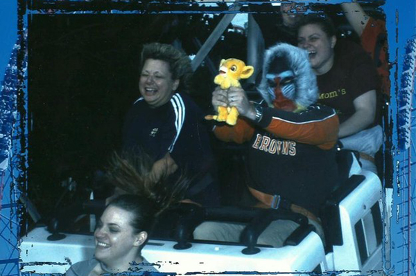 20 pessoas que foram extremamente criativas ao tirar uma foto na queda de uma montanha-russa