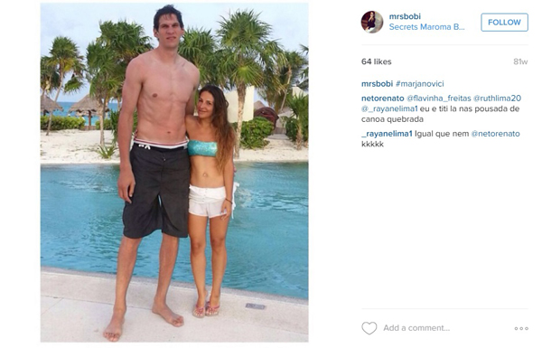 Diferença de altura entre jogador de basquete e esposa chama atenção e faz  sucesso na internet
