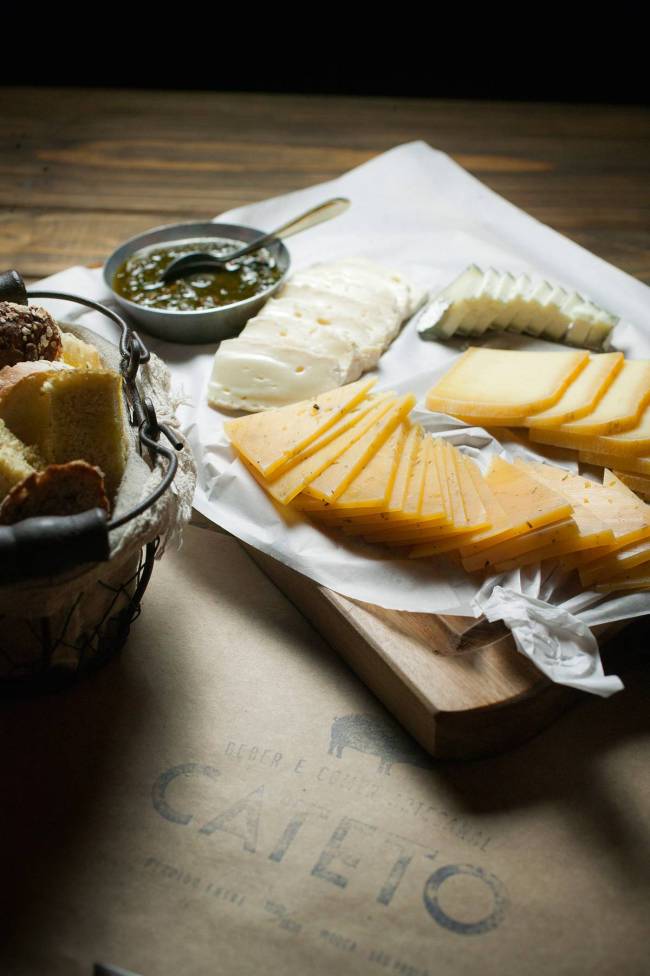 Cateto - tábua de queijos