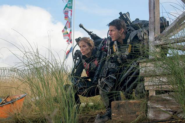 Emily Blunt e Tom Cruise: unidos contra invasores alienígenas