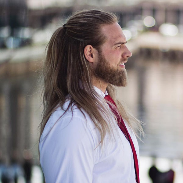 “Thor da vida real”, oficial bonitão da marinha norueguesa faz sucesso no Instagram