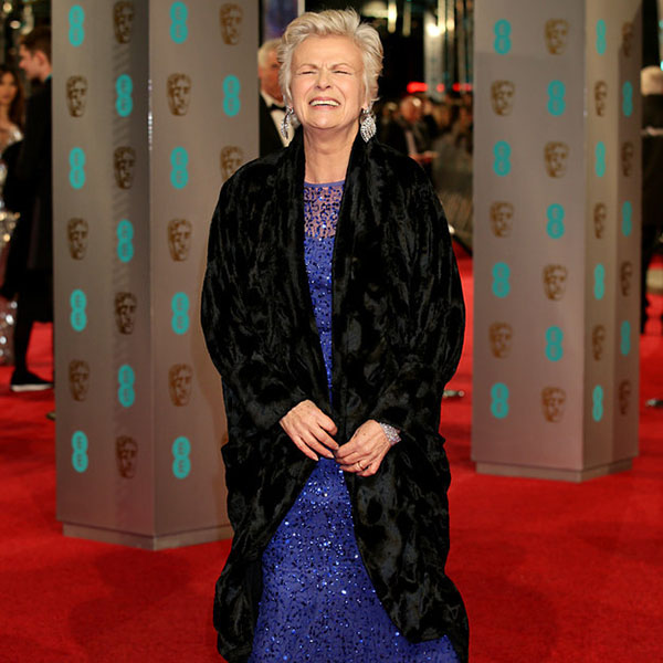 Atriz de “Harry Potter” perde brinco caríssimo durante premiação britânica do cinema