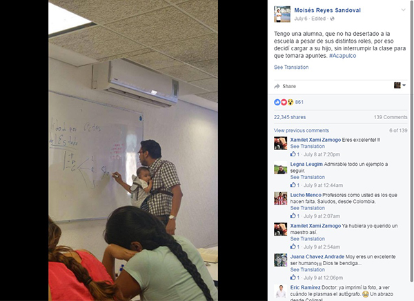 Ao perceber que o bebê de uma aluna estava agitado, este professor resolveu pegá-lo no colo