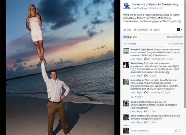 Este casal escolheu uma pose nada convencional para anunciar o noivado e conquistou a internet